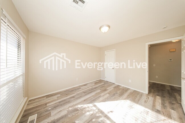 Building Photo - 11901 Blue Moon Ave