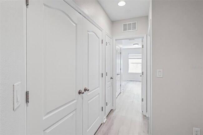 Building Photo - 12713 Lexington Ridge St