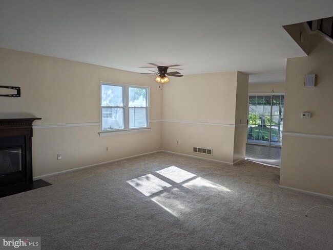 Building Photo - 830 Woodcrest Dr