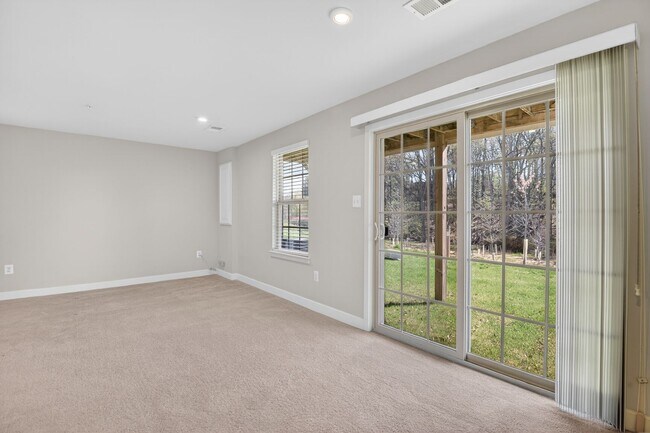 Building Photo - 19753 Grn Vlg Dr