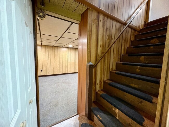 Building Photo - 3 Bedroom 2 Bathroom Cape Cod Available in York!