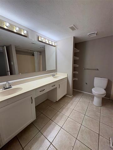 Building Photo - 455 Everest Ct