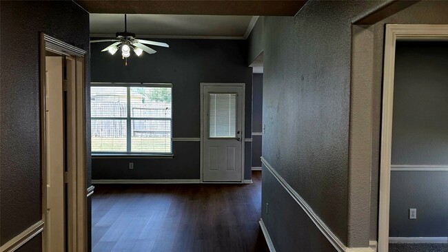 Building Photo - 7122 Sunrise Hill Ln