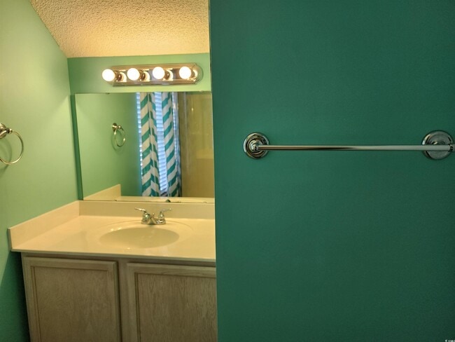 Building Photo - 2360 Clandon Dr