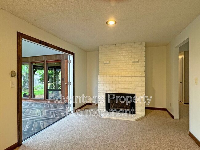 Building Photo - 2350 NW Green Cir