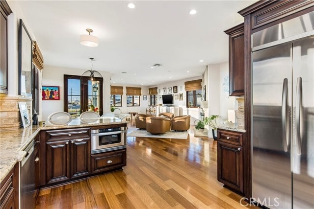 Building Photo - 320 33rd St