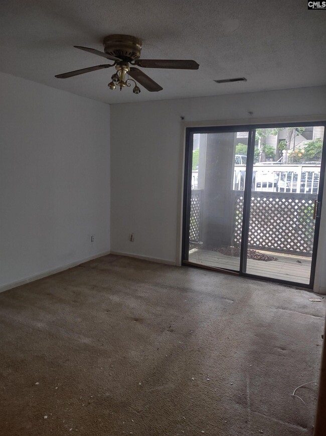 Building Photo - 1005 Village Creek Dr