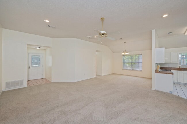 Building Photo - 437 S Shore Dr