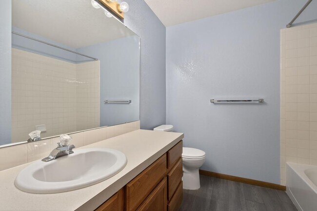 Building Photo - 151 Crabapple Dr