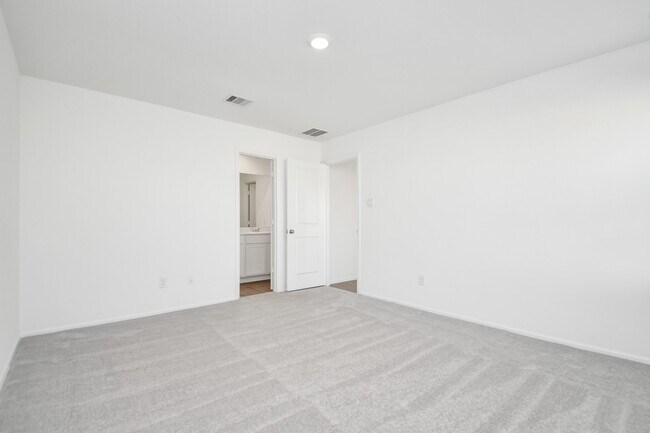 Building Photo - 27010 Breakaway Ln