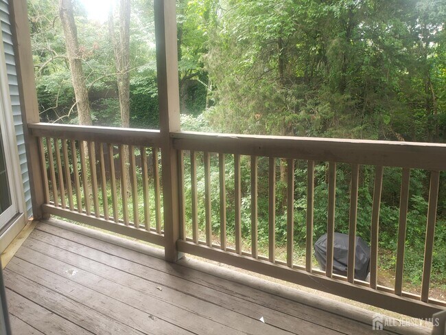 Building Photo - 5032 Beech Ct
