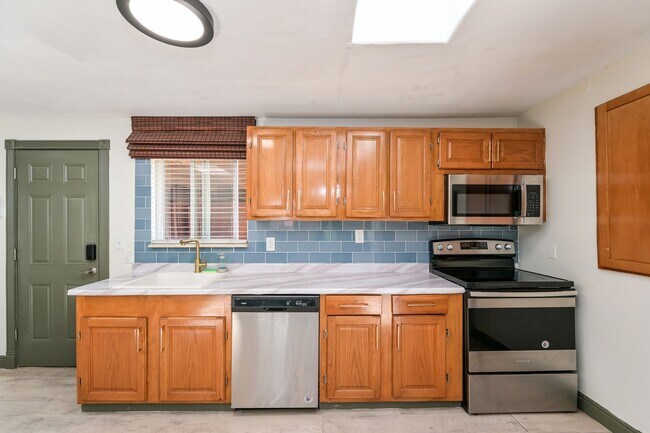 Building Photo - Spacious + Private 2BR/1BA in the Beautiful Golden, CO! Secluded AND Conveniently Located