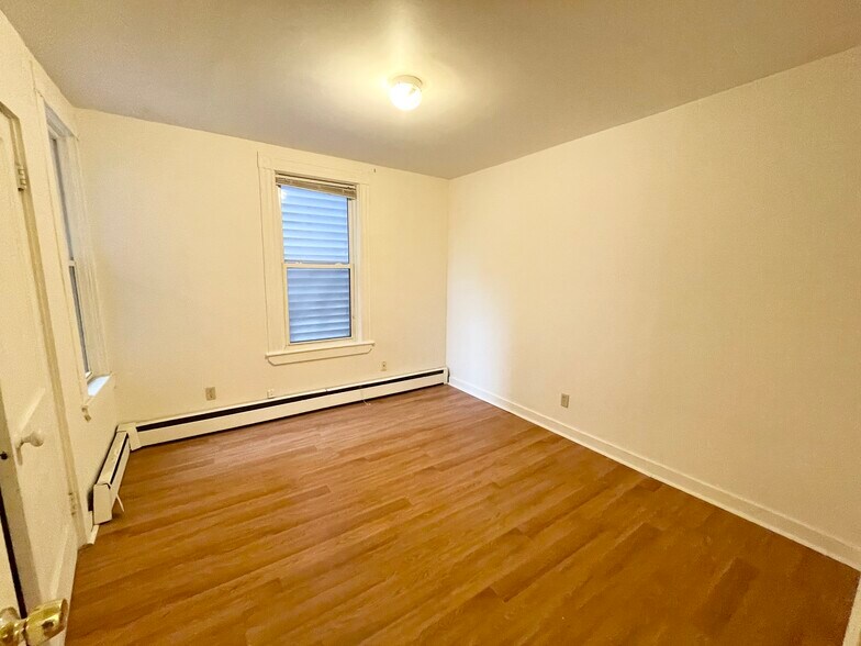 Building Photo - 1570 Tremont St