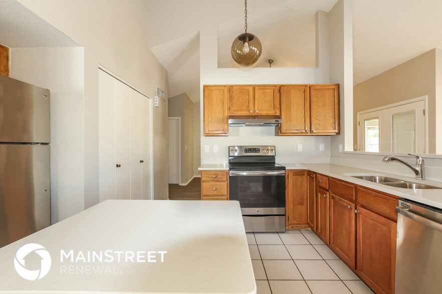 Building Photo - 5514 W Joan De Arc Ave