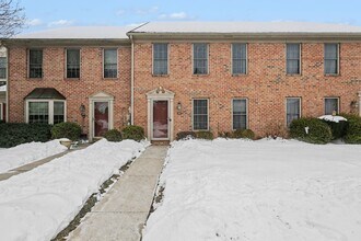 Building Photo - 3 bedroom 2.5 bathroom town-home for rent in Mechanicsburg