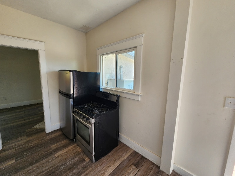 Building Photo - 2041 W Jefferson St