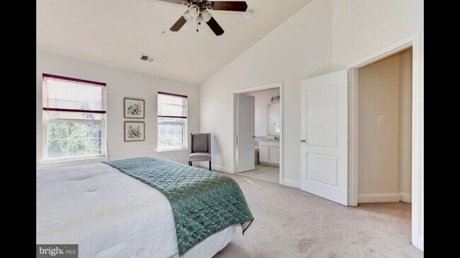 Building Photo - 2209 Kimball Pl