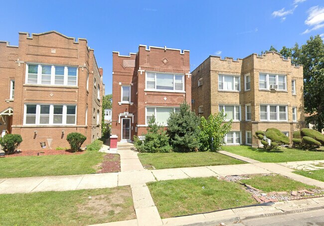 Primary Photo - 5104 W Henderson St