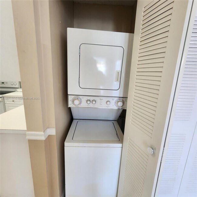 Building Photo - 7655 SW 153rd Ct