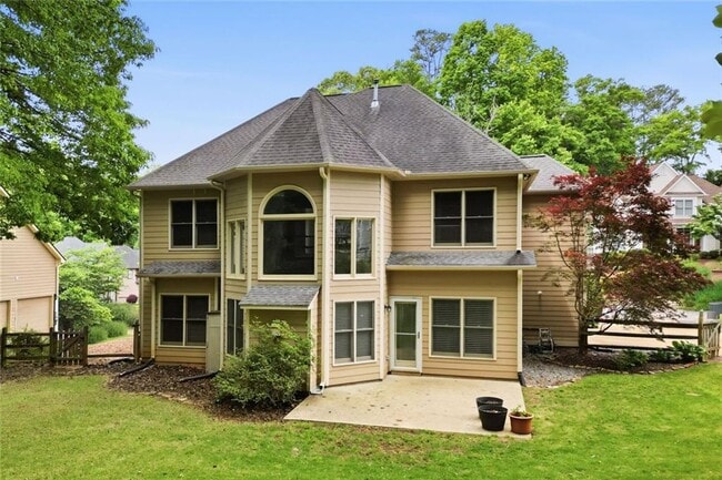 Building Photo - 2058 Woodside Park Dr