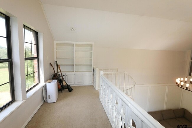 Building Photo - 18751 Ridgeline Rd