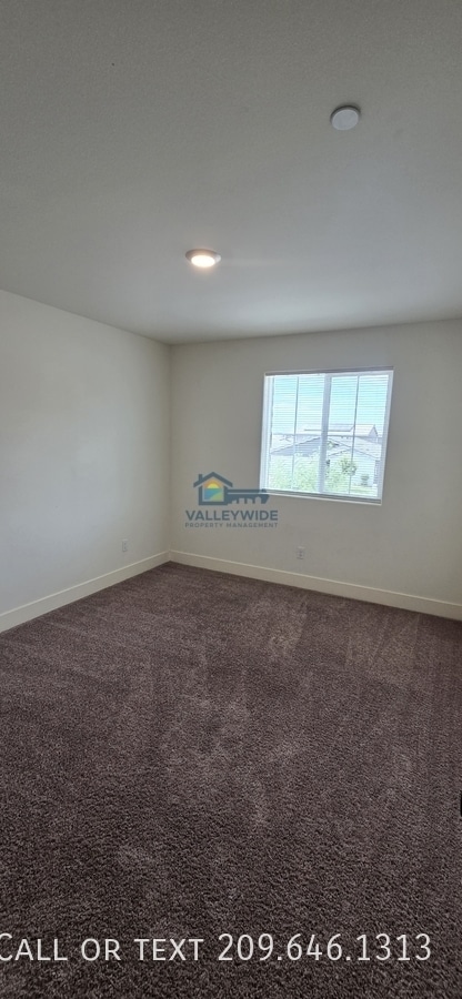 Building Photo - 2104 Ukiah Ct