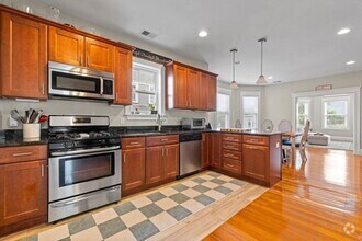 Building Photo - 53 Montvale St