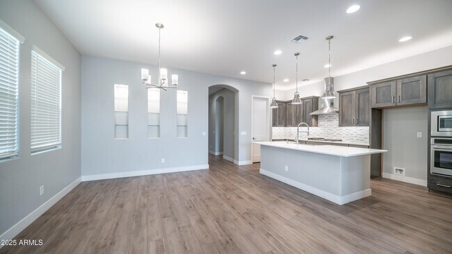 Building Photo - 23080 E Carriage Wy