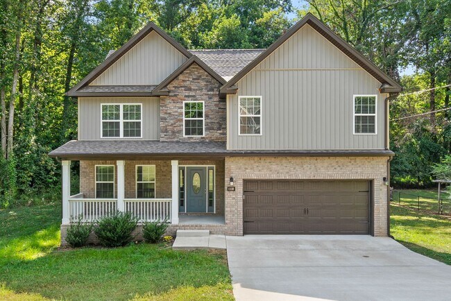 Primary Photo - Pet Friendly Four Bedroom!