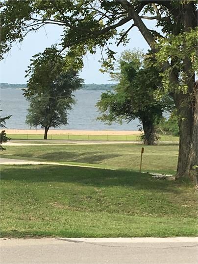 Building Photo - 103 8th St