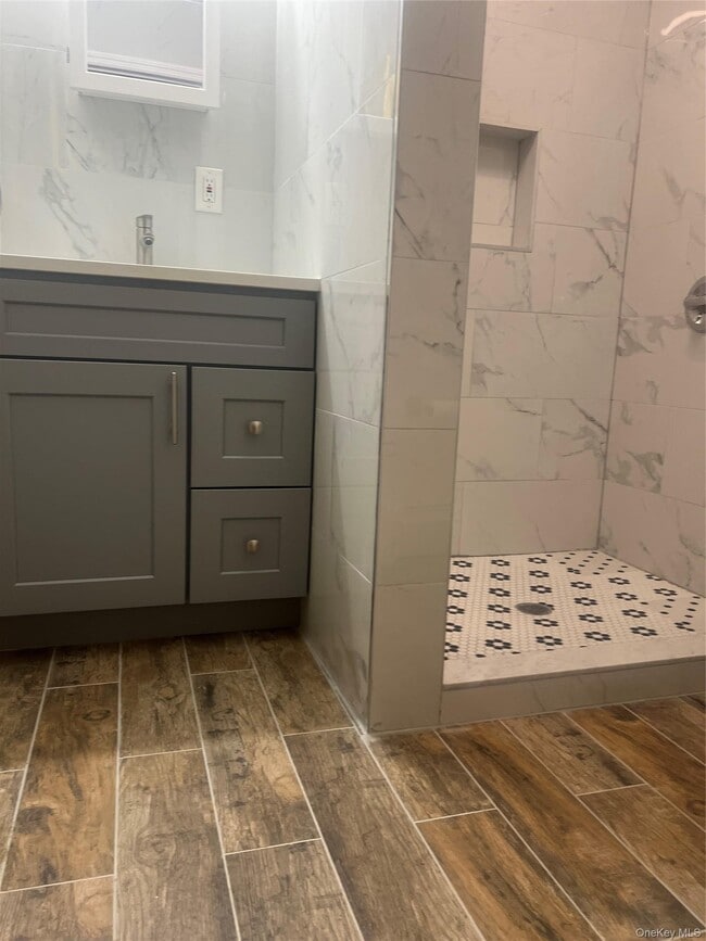 Building Photo - 90 Quaker Path