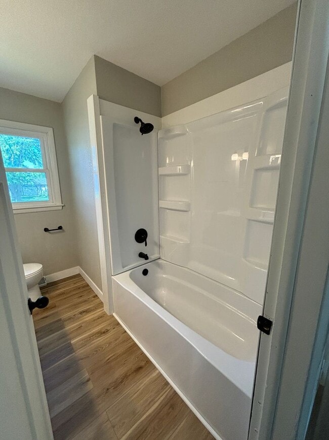 Building Photo - 3 bedroom, 1 bath house for rent right by Kittrell Elementary School!