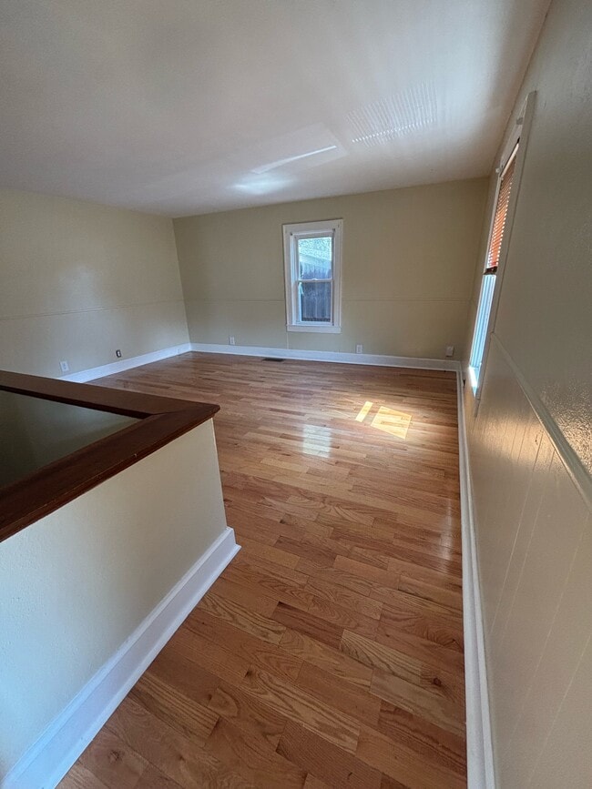 Building Photo - 530 Broad St