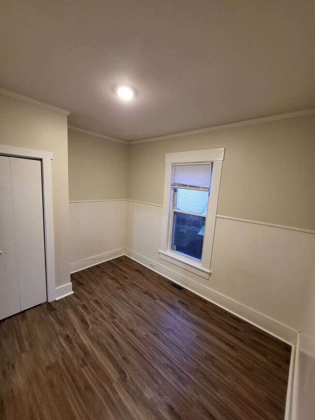 Unit #1 bedroom #2 - 35 Concord St