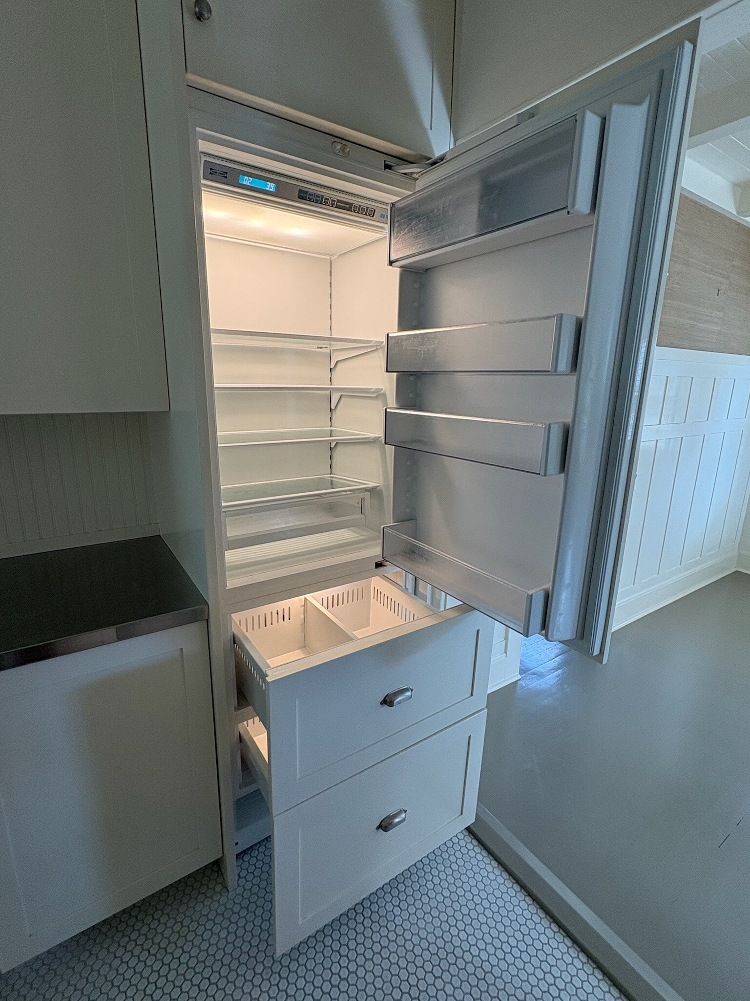 Sub zero fridge - 308 14th St
