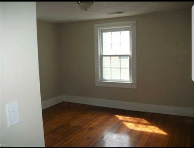 Building Photo - 2804 Keller Ave