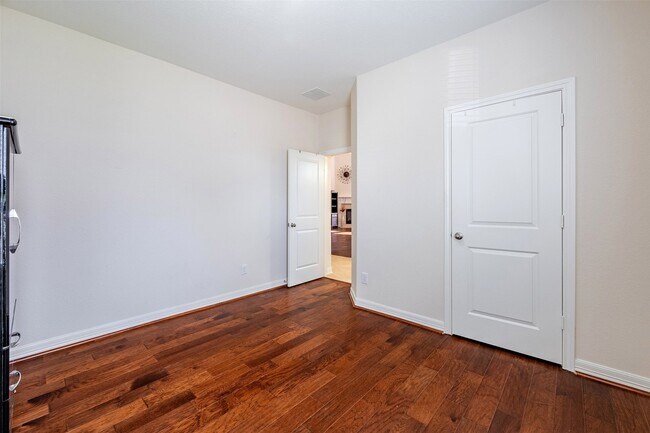 Building Photo - 5214 Lotus Canyon Ct