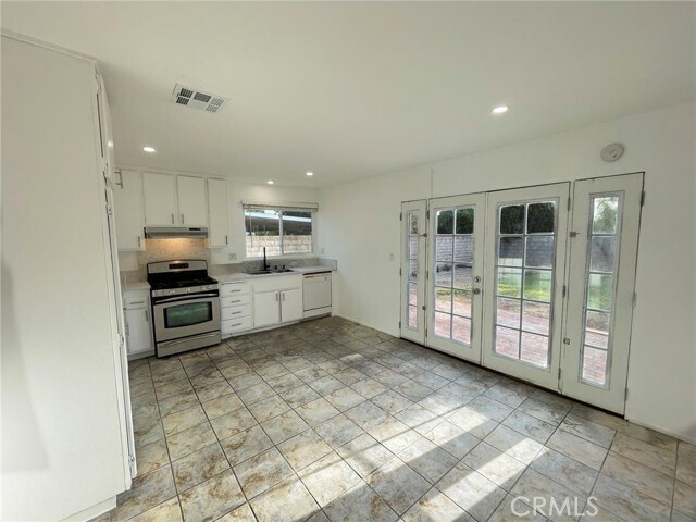 Building Photo - 6817 Glendale Ave