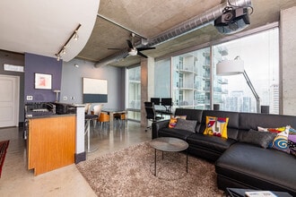 Building Photo - 943 Peachtree St NE