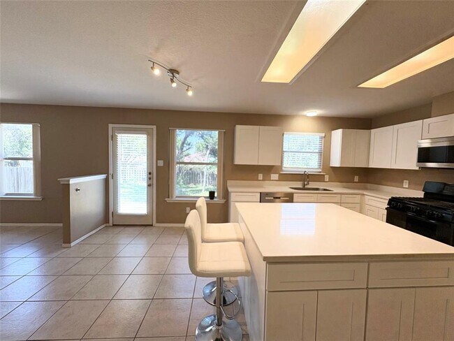 Building Photo - 1101 Wood Creek Dr