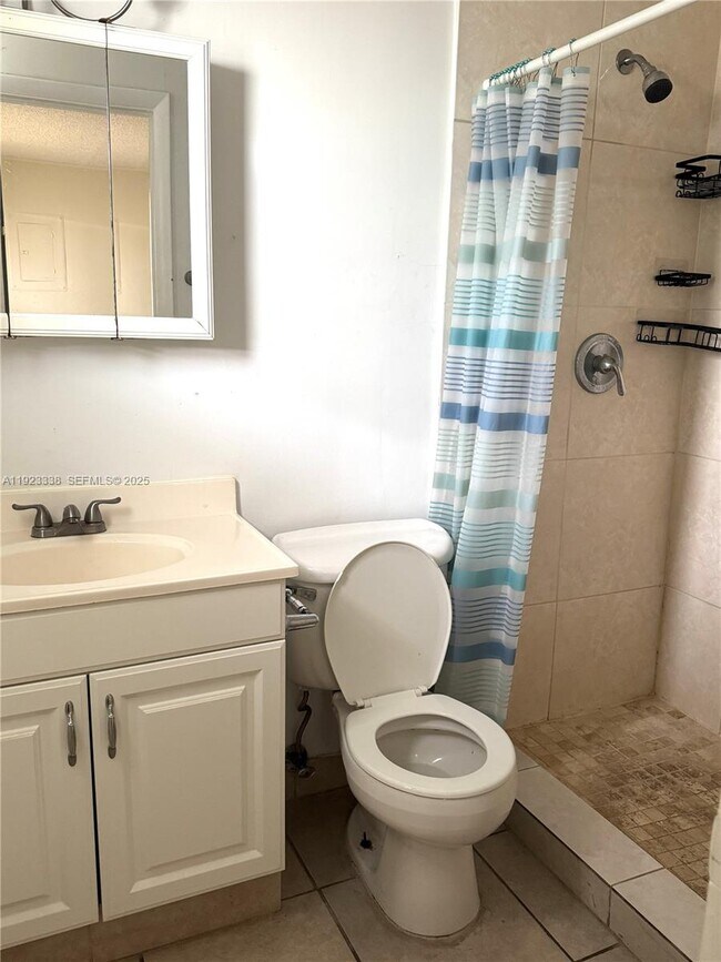 Building Photo - 1209 N 17th Ave