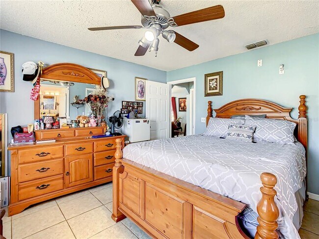 Building Photo - 853 Blanc Ct