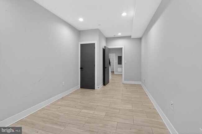 Building Photo - 431 W Norris St