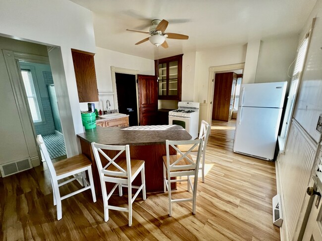 Kitchen - 2105 Clarence Ave