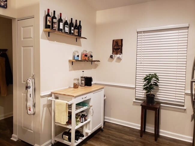 Building Photo - GREAT NECK LANDING CONDO
