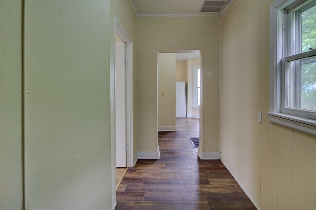 Building Photo - 2530 7th Ave