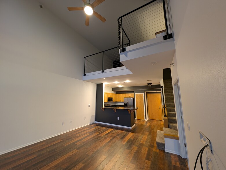 Building Photo - 2121 S Kinnickinnic Ave
