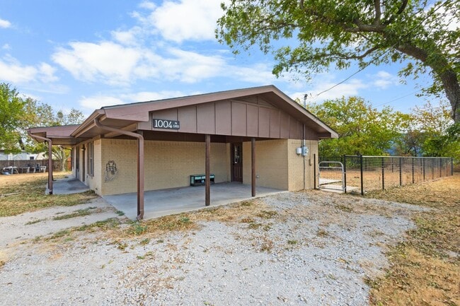Building Photo - Decatur 3 Bedroom 2 Bathroom
