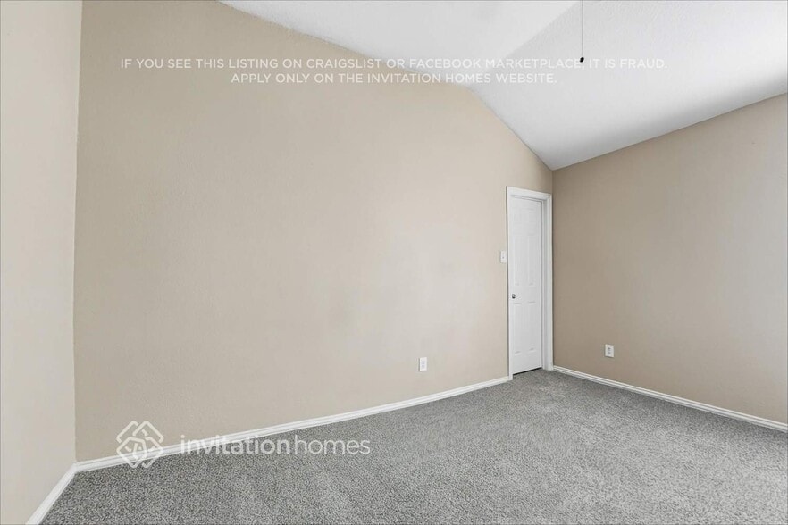 Building Photo - 4000 Iris Ct