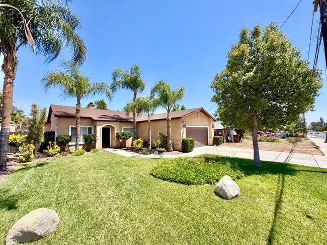 Building Photo - Beautifully Renovated 4 Bedroom Home with INCLUDED Solar, Large Backyard & Gazebo
